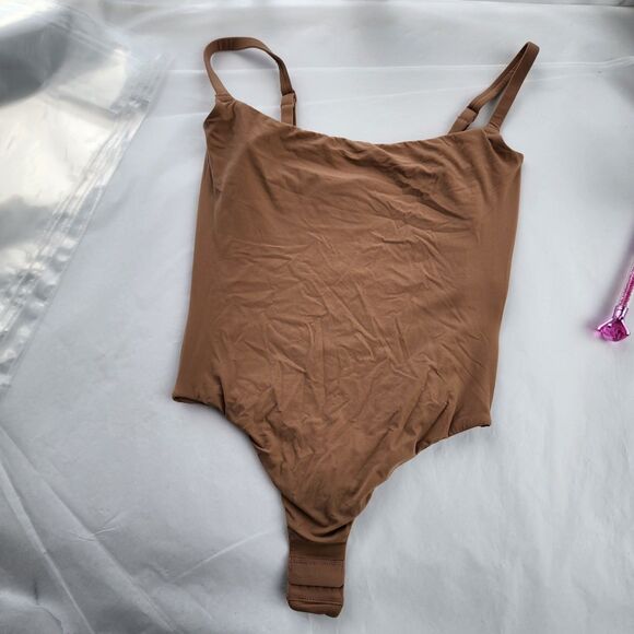 SKIMS Adaptive Square Neck Bodysuit Sienna Nude Tan New NWT S Shapewear - Picture 5 of 10